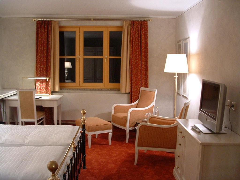 Altstadthotel Braeuwirt Weiden in der Oberpfalz Ruang foto