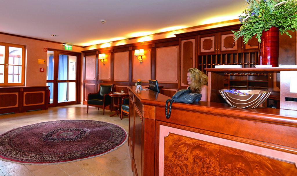Altstadthotel Braeuwirt Weiden in der Oberpfalz Bagian luar foto
