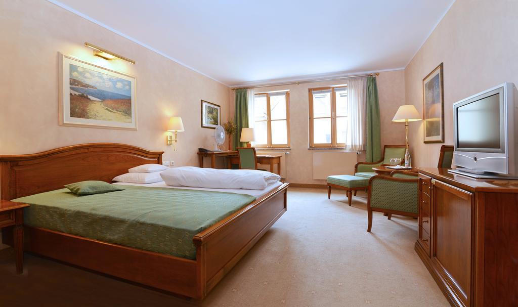 Altstadthotel Braeuwirt Weiden in der Oberpfalz Bagian luar foto